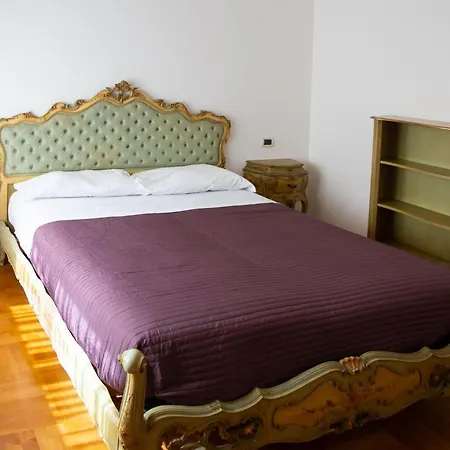 Apartment Di Ale Elegant House *