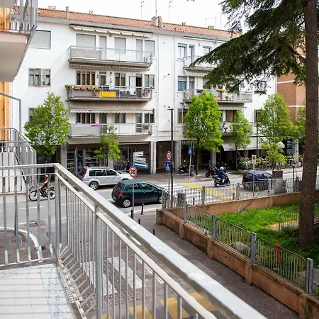 Apartment Di Ale Elegant House *